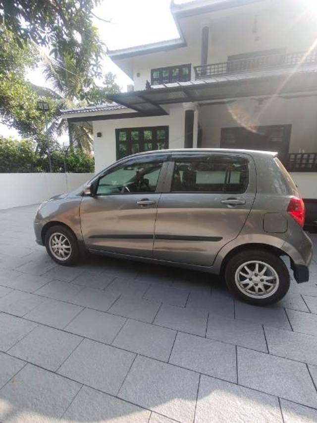 https://images10.gaadi.com/usedgaadi-sellcar/UsedCar/1cd29e04-e74e-4407-8585-456a51d5b977/4cb6339a-9e8d-479e-91de-9991bb691afe.jpg?imwidth=6402