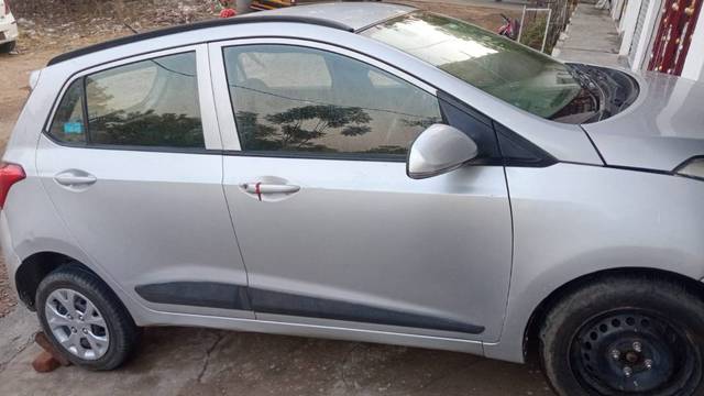 https://images10.gaadi.com/usedgaadi-sellcar/UsedCar/1cd8208f-3724-4fd1-ac34-ca23f7a2949a/4303d4fa-7b33-4606-8bed-98412ef6c44f.jpg?imwidth=6401