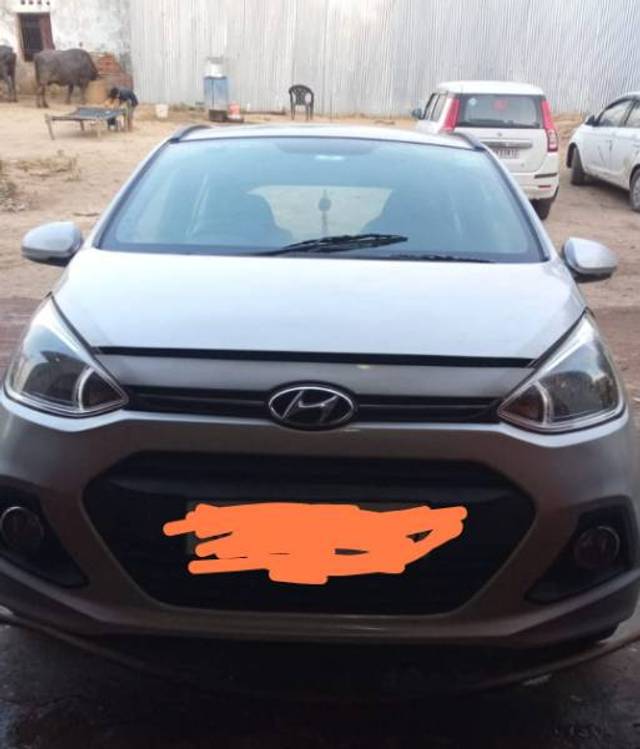 https://images10.gaadi.com/usedgaadi-sellcar/UsedCar/1cd8208f-3724-4fd1-ac34-ca23f7a2949a/62f19b5a-0bb4-47a2-9a83-0599764a7551.jpg?imwidth=6400