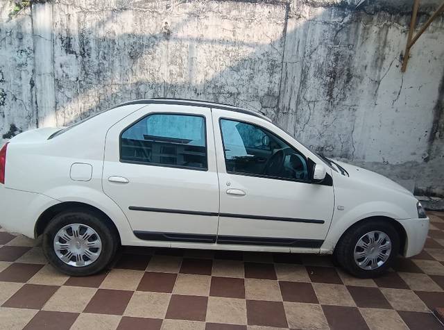 https://images10.gaadi.com/usedgaadi-sellcar/UsedCar/1cd8c91c-fe1f-40fd-940c-908f0bcaa4a2/72225abf-05f6-42a6-a271-f1fb44579828.jpg?imwidth=6401