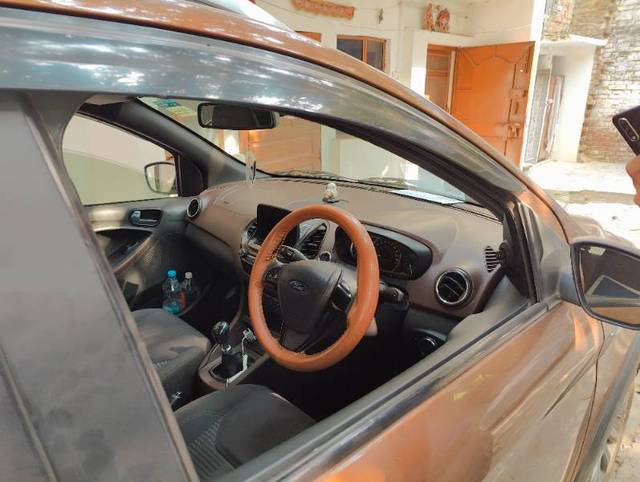 https://images10.gaadi.com/usedgaadi-sellcar/UsedCar/1d165e06-5a5f-403c-b501-33dd002a84a1/abf8a3bd-447c-47c2-8073-57e3240cd70f.jpg?imwidth=6402