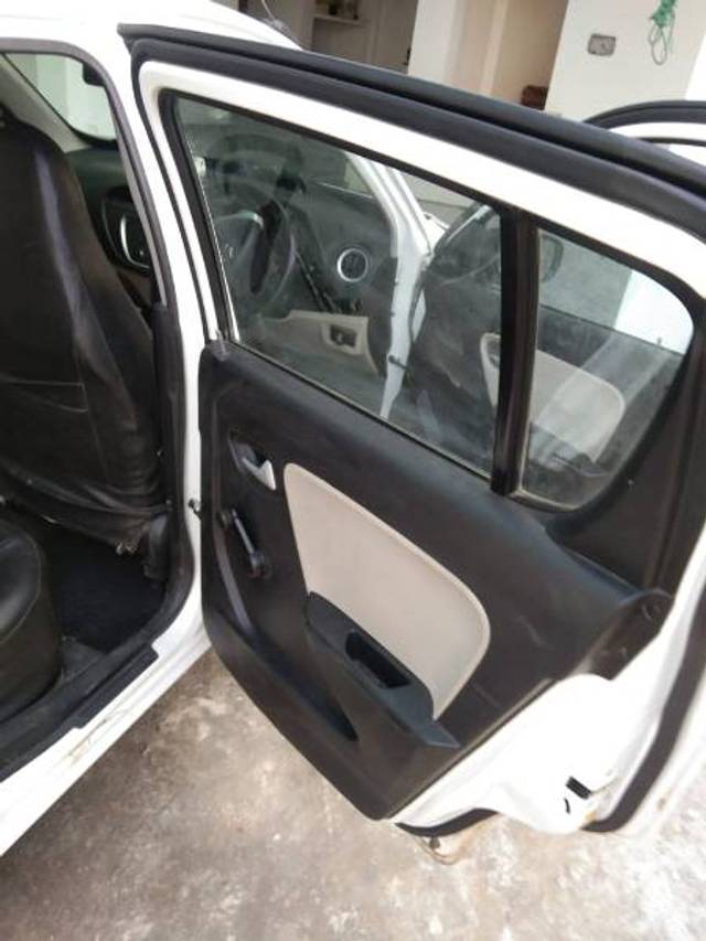 https://images10.gaadi.com/usedgaadi-sellcar/UsedCar/1d576054-0770-47f9-afa3-92f898833e17/d303590a-8829-4d9a-a6be-a5d2e384bd84.jpg?imwidth=6402