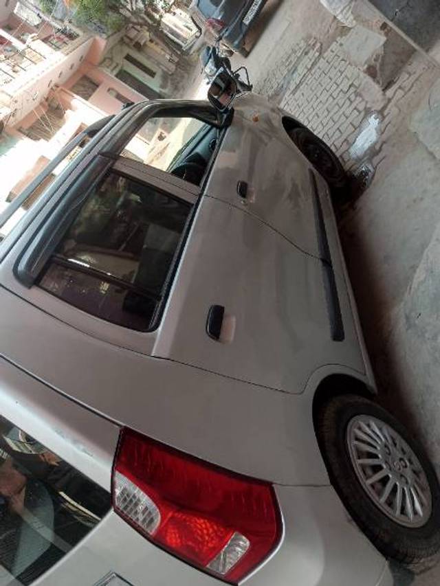 https://images10.gaadi.com/usedgaadi-sellcar/UsedCar/1d94d0d5-cd8b-4218-af16-25a597e5cb78/d8200c59-3c10-45e4-8fed-4715124c385e.jpg?imwidth=6402