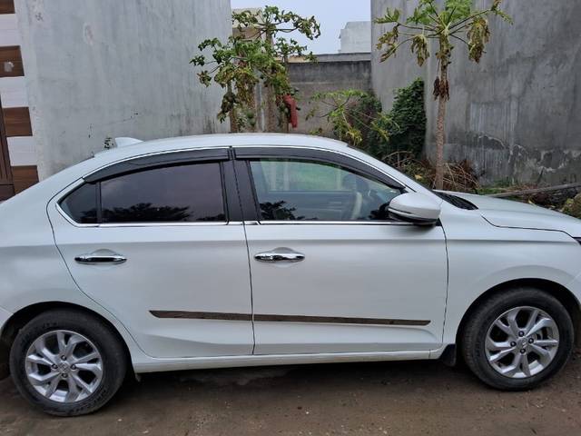 https://images10.gaadi.com/usedgaadi-sellcar/UsedCar/1d9b2874-cb94-4eba-8124-22218b01d101/70d8daf1-e606-41f2-b82c-1834a5b3bf08.jpg?imwidth=6400