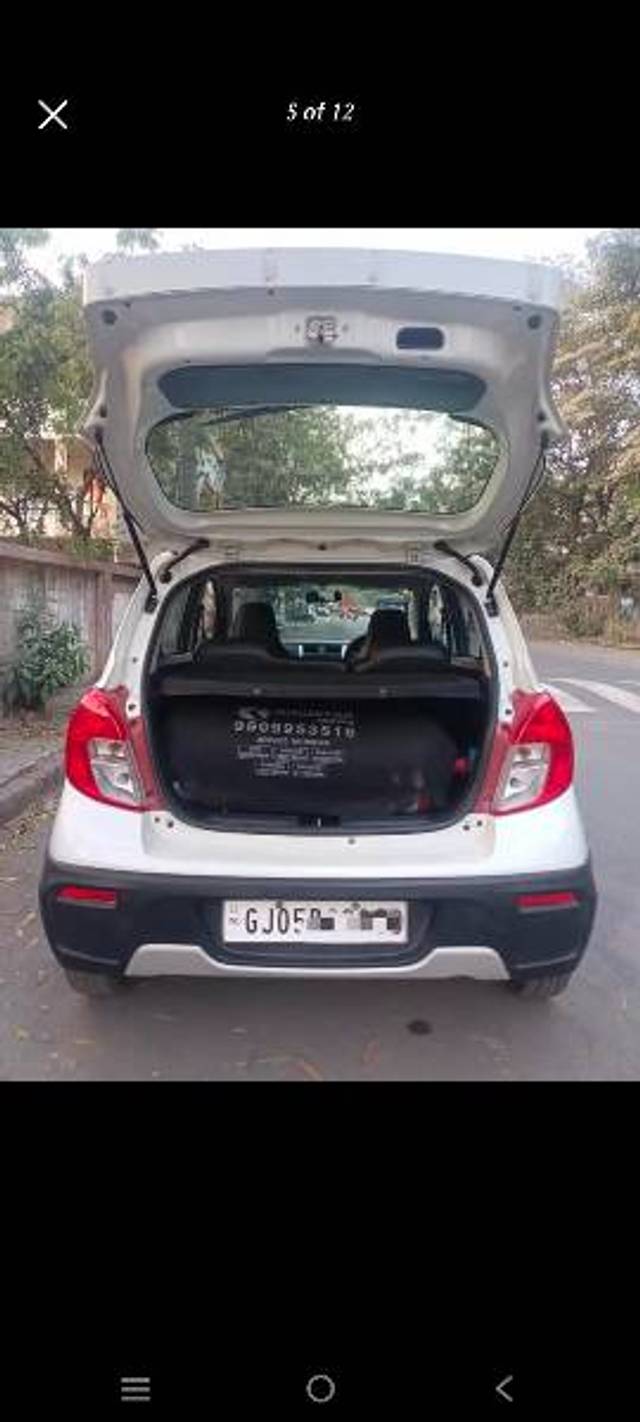 https://images10.gaadi.com/usedgaadi-sellcar/UsedCar/1defea52-e761-4322-83dc-ca91267e8516/4b7e4b85-1019-46b8-97e3-4d689dfa2ea1.jpg?imwidth=6401