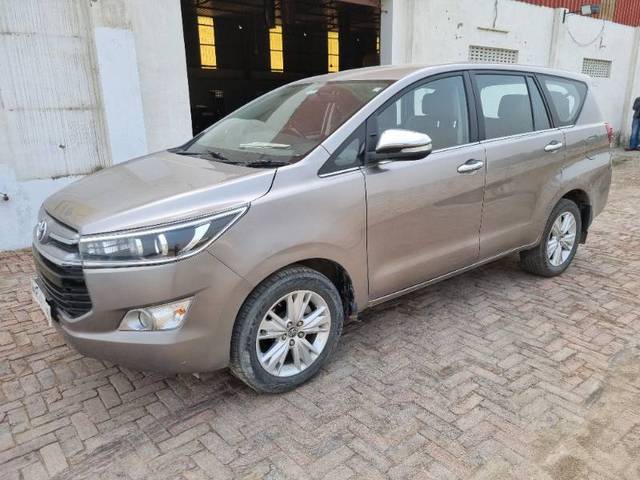 https://images10.gaadi.com/usedgaadi-sellcar/UsedCar/1df696fa-5607-426d-85e8-a5985f87e80e/951992a0-3e5a-4cb3-9dea-555286658ae7.jpg?imwidth=6401