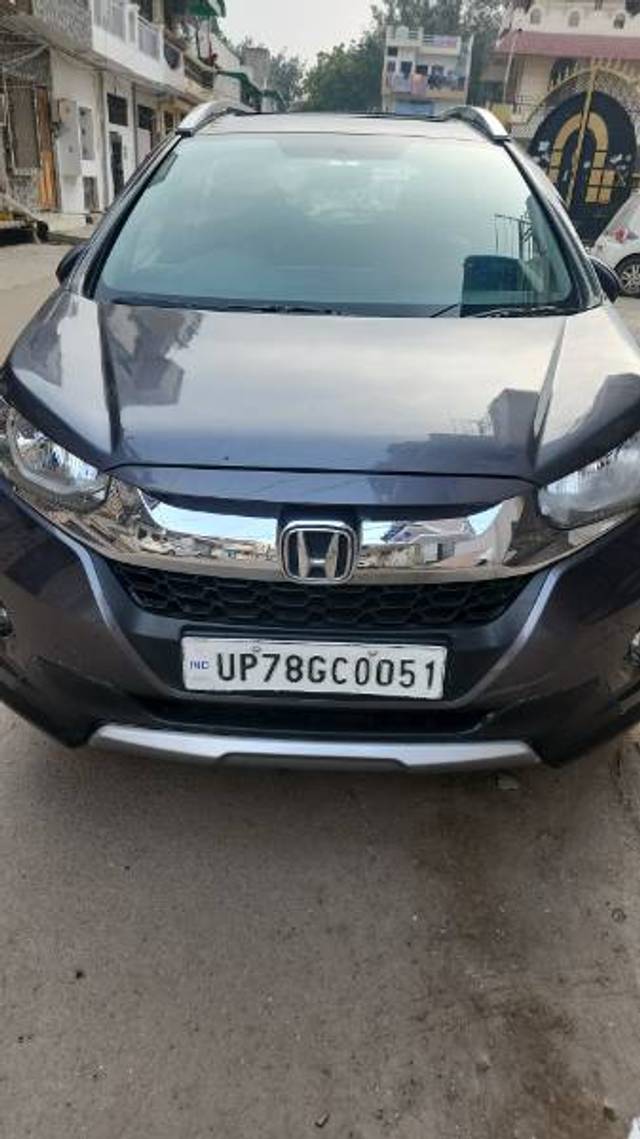 https://images10.gaadi.com/usedgaadi-sellcar/UsedCar/1e0bca6d-c2f3-434d-b575-900245d492b7/ceddca5f-e67d-46ff-bcef-4a7af08789b0.jpeg?imwidth=6400