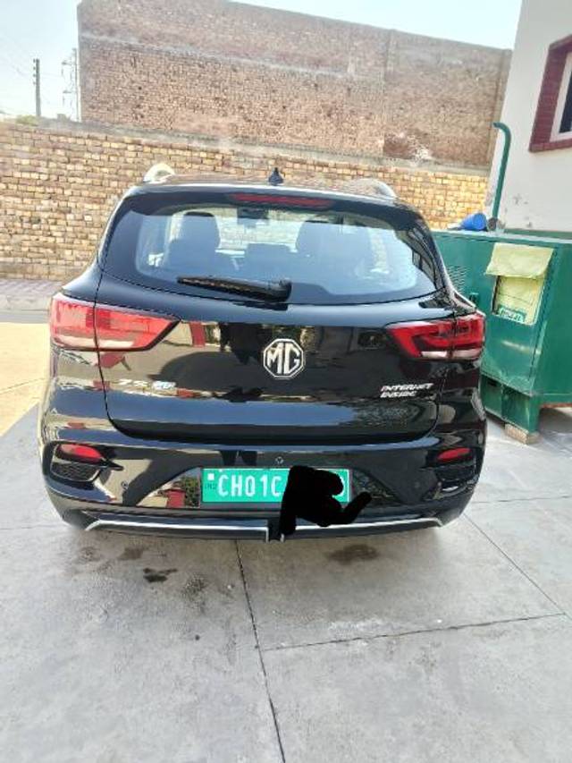 https://images10.gaadi.com/usedgaadi-sellcar/UsedCar/1e39d346-7ede-4c35-bfc1-d75607d61e4e/233d9693-d924-4446-b089-766ea1ef977a.jpg?imwidth=6400