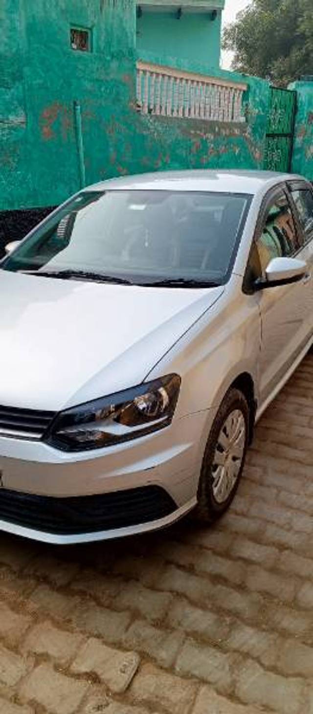 https://images10.gaadi.com/usedgaadi-sellcar/UsedCar/1e3e22f0-94e2-4604-b8b0-1ccb7fd89a8f/daf2a4be-546e-4ac8-83f2-d23780063c04.jpg?imwidth=6400