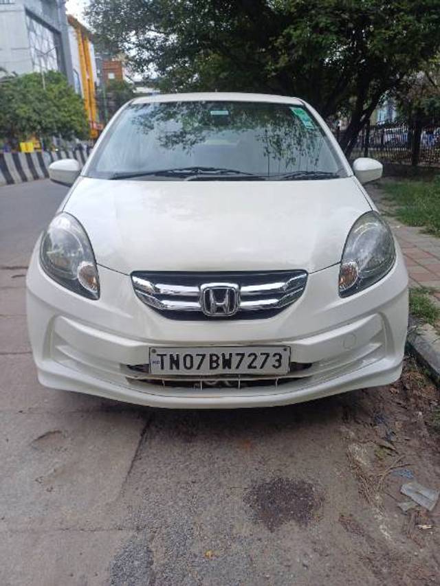 https://images10.gaadi.com/usedgaadi-sellcar/UsedCar/1eb4a0f3-7da4-46fc-8323-4d199ba00869/8bdcd37a-dc29-42e3-9416-58bf149e001d.jpg?imwidth=6400