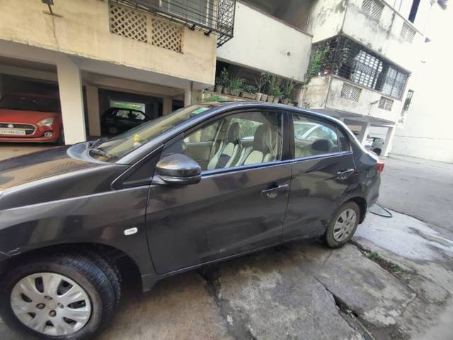 https://images10.gaadi.com/usedgaadi-sellcar/UsedCar/1ecf7507-8971-48f2-9083-52cf884a3db1/19818885-8362-491e-8e02-31b5c5149754.jpg?imwidth=6400