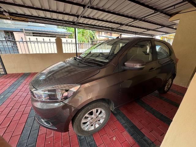 https://images10.gaadi.com/usedgaadi-sellcar/UsedCar/1ed82db7-3f3d-4838-9fea-6586aa9fbdb2/0b100706-7bdf-457d-94b9-f579d69e0808.jpeg?imwidth=6400