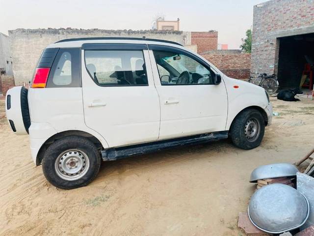 https://images10.gaadi.com/usedgaadi-sellcar/UsedCar/1f02d44d-104e-4961-93a2-2db369b67560/43243942-2593-4fa4-a4e0-f0aedaf6e4ed.jpg?imwidth=6401