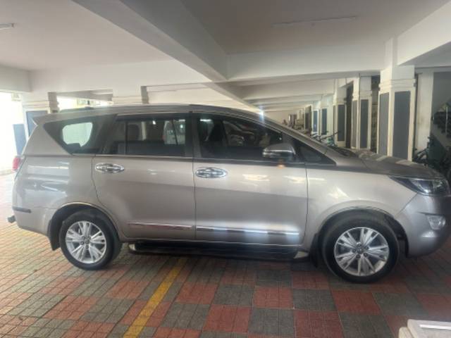 https://images10.gaadi.com/usedgaadi-sellcar/UsedCar/1f45c704-32b0-4e46-8389-313a7844f0fb/b61d2d2a-24f2-4eef-a6b3-5a283b347e74.jpeg?imwidth=6401