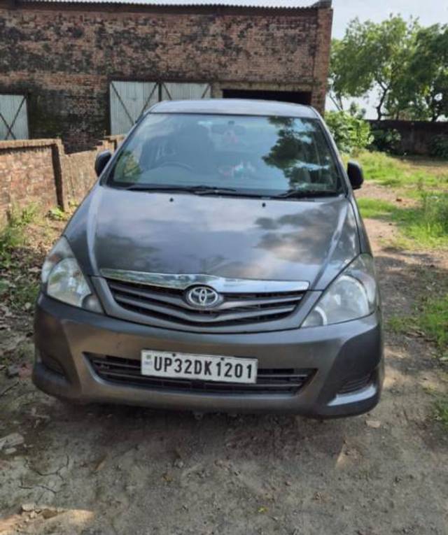 https://images10.gaadi.com/usedgaadi-sellcar/UsedCar/1f53a52a-1b01-43ce-ad7f-03ff8303c68a/8b4b7a08-1837-4de7-8d18-a5d909152228.jpg?imwidth=6400