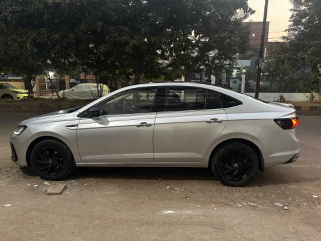 https://images10.gaadi.com/usedgaadi-sellcar/UsedCar/2020f523-23d0-4630-a583-bf968957bb34/f3718ed2-91e9-477f-acb3-509b7c1ab72a.jpeg?imwidth=6402