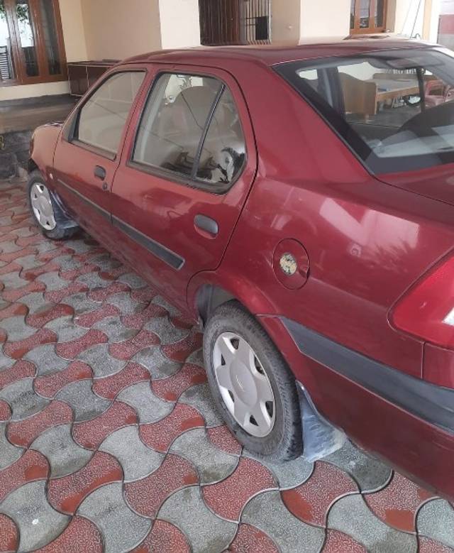 https://images10.gaadi.com/usedgaadi-sellcar/UsedCar/2027d5a5-2de6-4593-9b76-78b813226feb/906a24b2-f310-402f-983c-d6bc3a104297.jpeg?imwidth=6402