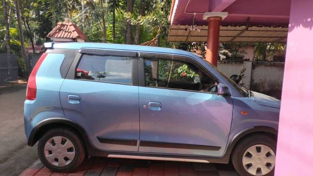 https://images10.gaadi.com/usedgaadi-sellcar/UsedCar/204eeff6-ba32-4d6f-b154-60c72c758fcc/2256fe29-192f-4860-bf07-2cd29c8dcd57.jpg?imwidth=6401