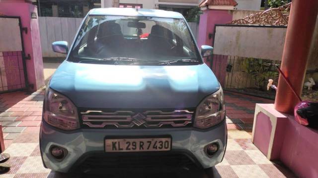 https://images10.gaadi.com/usedgaadi-sellcar/UsedCar/204eeff6-ba32-4d6f-b154-60c72c758fcc/4d002603-2931-480e-a719-c8e6624d5e75.jpg?imwidth=6400