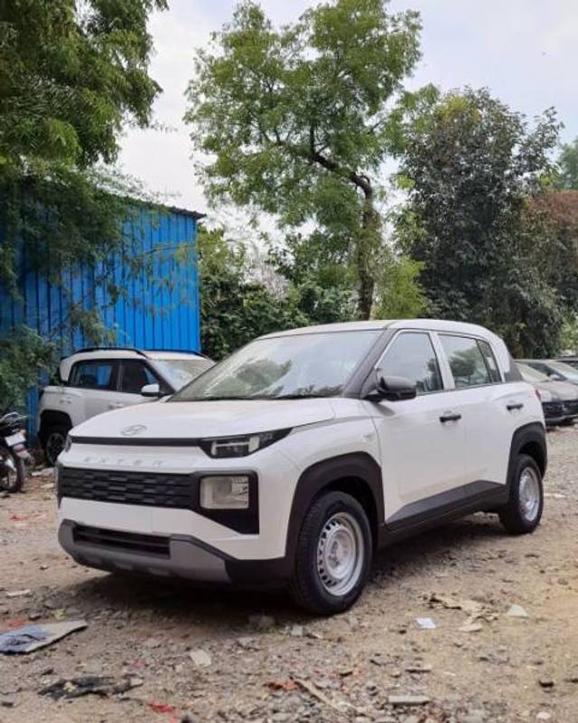 https://images10.gaadi.com/usedgaadi-sellcar/UsedCar/2056780b-0c9a-4501-87e7-14f6056851ac/00c25554-a627-41e5-a6ad-353b5d552362.jpg?imwidth=6400