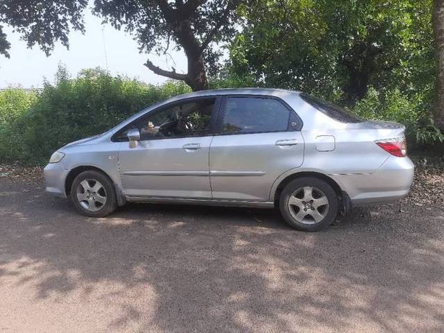 https://images10.gaadi.com/usedgaadi-sellcar/UsedCar/2077e7f1-2050-4d0d-92c8-d6dbc64a622d/0f35c479-89d0-44d4-9341-6e130c800d50.jpg?imwidth=6401