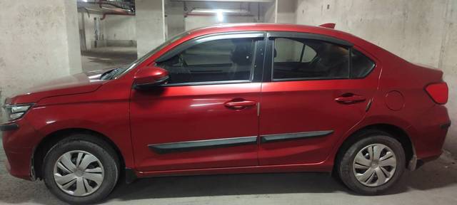 https://images10.gaadi.com/usedgaadi-sellcar/UsedCar/20c280e3-569a-4ec6-80df-5e5b8f96d600/de834627-5aea-40d7-844a-30b299c53a3e.jpg?imwidth=6401