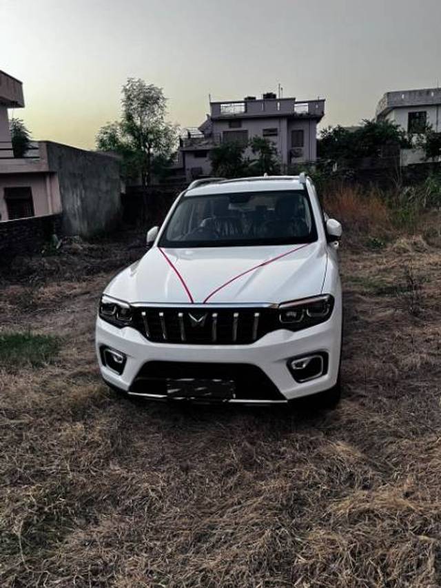 https://images10.gaadi.com/usedgaadi-sellcar/UsedCar/20c8ae29-d7a3-432e-b03a-de0a987c8ba3/d45d1df0-f7cb-4b00-ba09-55c43a1b26e7.jpg?imwidth=6400