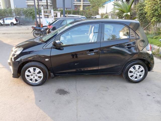 https://images10.gaadi.com/usedgaadi-sellcar/UsedCar/20d0d92e-eb03-4ac5-9359-5335a02378f7/acb8d2cf-c585-4408-9325-08f17999225b.jpg?imwidth=6402