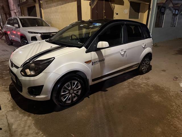 https://images10.gaadi.com/usedgaadi-sellcar/UsedCar/20d41ca2-d182-4b19-805b-238821060da0/1d692d25-5794-471c-b819-9f83dc31773d.jpeg?imwidth=6401