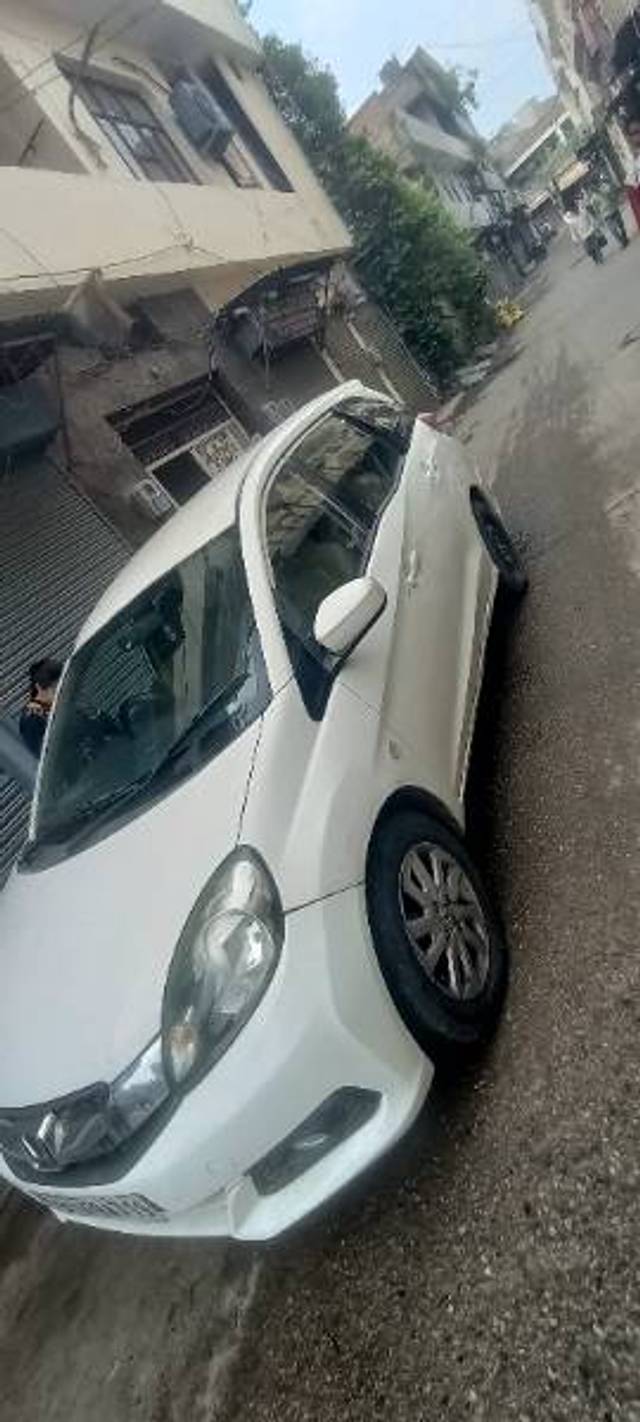 https://images10.gaadi.com/usedgaadi-sellcar/UsedCar/20e986d1-802c-4453-b430-750b57789619/d9bf0e41-8637-401d-bf18-c425176eb07e.jpg?imwidth=6402