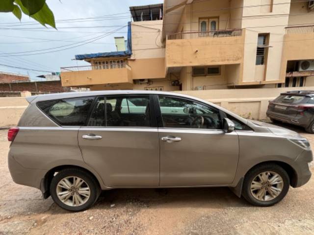 https://images10.gaadi.com/usedgaadi-sellcar/UsedCar/20ff8e7e-6871-414f-834d-44da73f0fb7d/a9b9e310-a7d7-46fa-a33f-5529aee25482.jpg?imwidth=6401