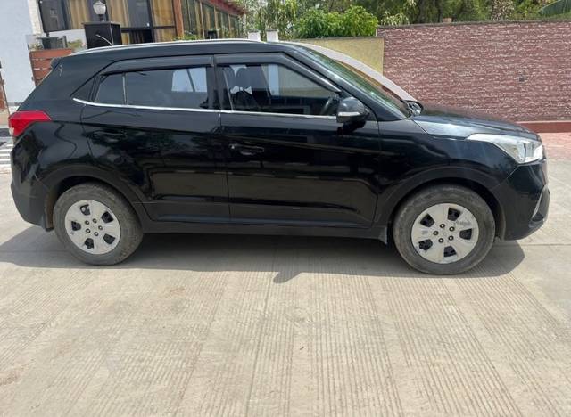 https://images10.gaadi.com/usedgaadi-sellcar/UsedCar/21012509-f692-4882-be42-b830390f7d90/4347b7c1-51bf-4bc8-8c79-df7406843cb7.jpeg?imwidth=6401