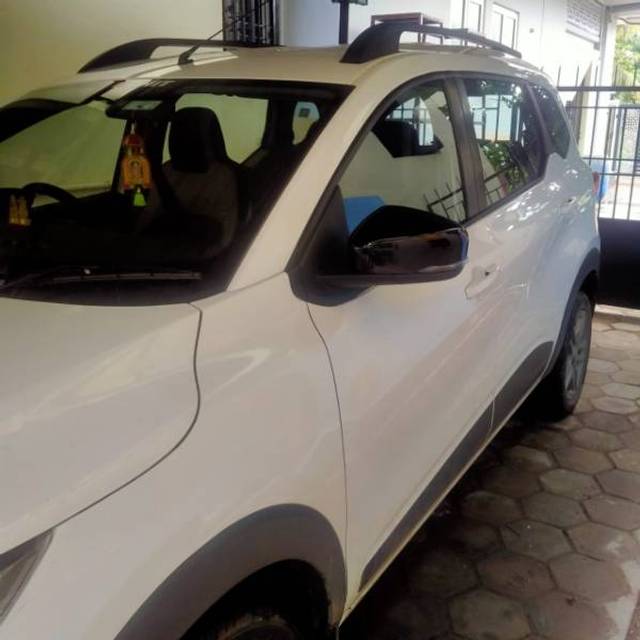 https://images10.gaadi.com/usedgaadi-sellcar/UsedCar/2101ca0a-93c3-485d-944a-02206e1cb864/f21f41cc-a3e1-45fc-a589-f7d1d10a66ef.jpg?imwidth=6402