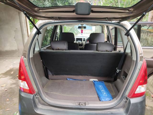 https://images10.gaadi.com/usedgaadi-sellcar/UsedCar/2108785f-0a2d-494c-b8ec-3304daffa799/3a699add-f52e-4deb-8195-f7696bf535a7.jpeg?imwidth=6402