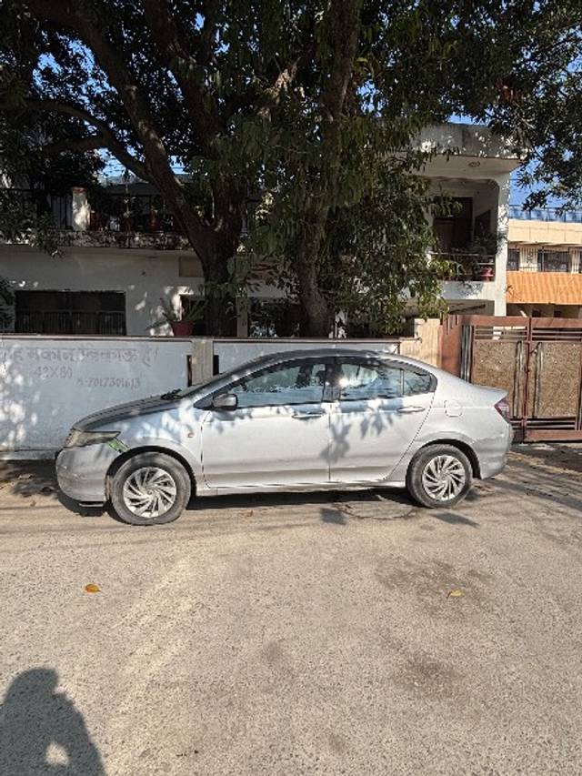 https://images10.gaadi.com/usedgaadi-sellcar/UsedCar/2109f9cd-2f07-4936-b0e1-a910be62ebc1/48391120-8613-49ca-b26c-651e438d0c8e.jpeg?imwidth=6402