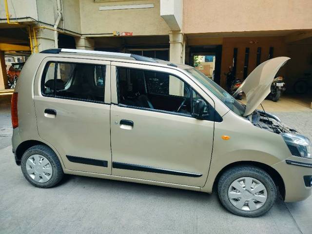 https://images10.gaadi.com/usedgaadi-sellcar/UsedCar/2133eb95-7955-4eaa-8ee2-65dee8a0407c/f47c73fa-e12d-4500-998d-8bf30c0f8df9.jpg?imwidth=6401