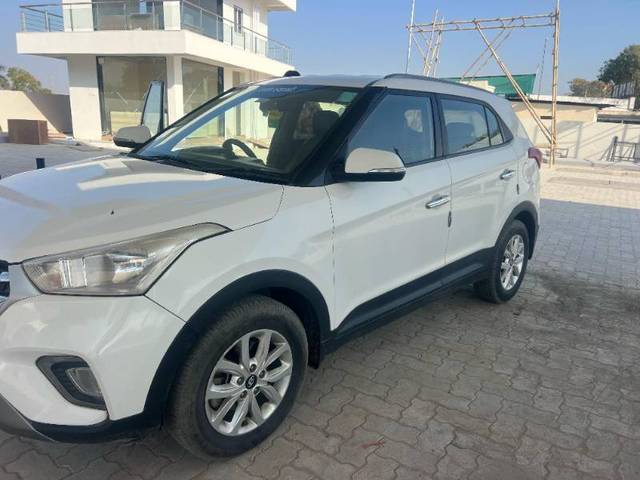 https://images10.gaadi.com/usedgaadi-sellcar/UsedCar/213e0cd3-7274-433c-ab97-08ee672b600b/798e1c96-efcb-4fd6-8666-05dc2655a71c.jpg?imwidth=6400