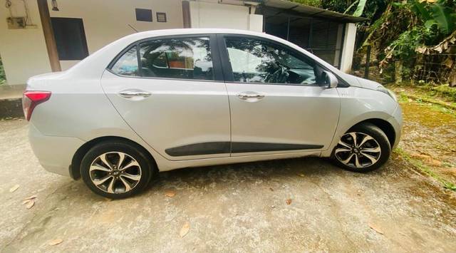 https://images10.gaadi.com/usedgaadi-sellcar/UsedCar/213e5bb0-4664-450e-9195-5563a209b8e8/f99d5e6e-d418-4953-95a6-fe0a446ff43b.jpeg?imwidth=6402