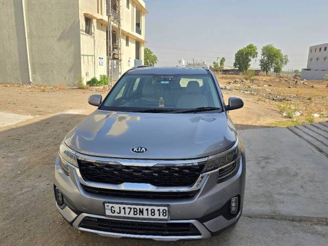 https://images10.gaadi.com/usedgaadi-sellcar/UsedCar/21472951-0378-41f6-9594-c8cb64091821/9518def8-89b5-4463-a2a2-1ea0b622f78e.jpg?imwidth=6400