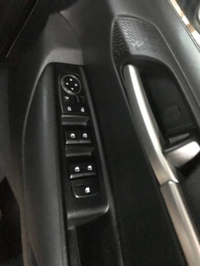 https://images10.gaadi.com/usedgaadi-sellcar/UsedCar/216e02ef-a456-40cb-a4ad-d2d45167ba57/f1fb4af1-7167-4035-9b36-78d0df9b2a53.jpeg?imwidth=6402