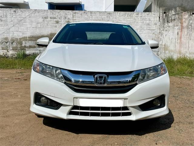 https://images10.gaadi.com/usedgaadi-sellcar/UsedCar/2190d191-795a-40d7-886f-de6dff7a5f81/8095c636-9a4c-4a7a-a45c-a1d8849929e4.jpeg?imwidth=6400