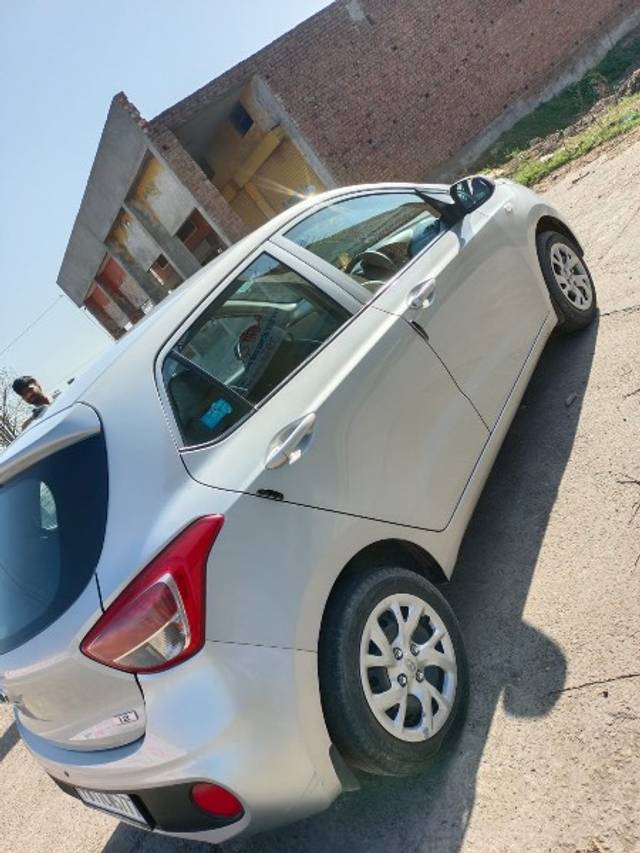 https://images10.gaadi.com/usedgaadi-sellcar/UsedCar/21c30b08-61af-41e9-8548-0f135f25a3f8/095d965a-aae9-4bdf-9ec1-14d63ea5ffc1.jpeg?imwidth=6402