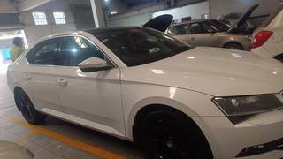 Skoda Superb 2016-2020 Skoda Superb Style 1.8 TSI AT