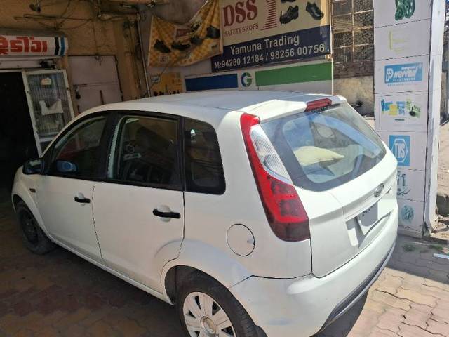 https://images10.gaadi.com/usedgaadi-sellcar/UsedCar/220aa36f-d14e-405b-9a4c-86ea49344ba4/fb013595-ac45-43cf-bac0-e27b7ad37f0d.jpg?imwidth=6401