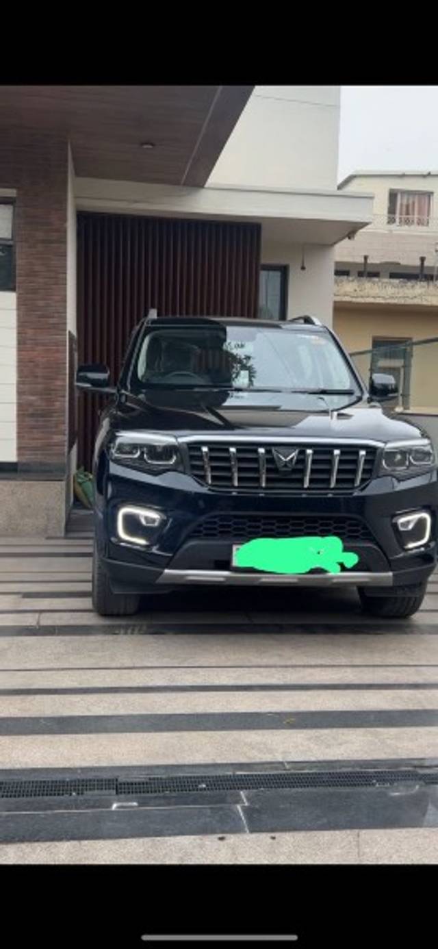 https://images10.gaadi.com/usedgaadi-sellcar/UsedCar/220b1b1b-5b7a-48e8-ac40-1cf7607bf8e3/d6a5c002-87b4-4fb9-92bb-3ed4e0164c6d.png?imwidth=6400