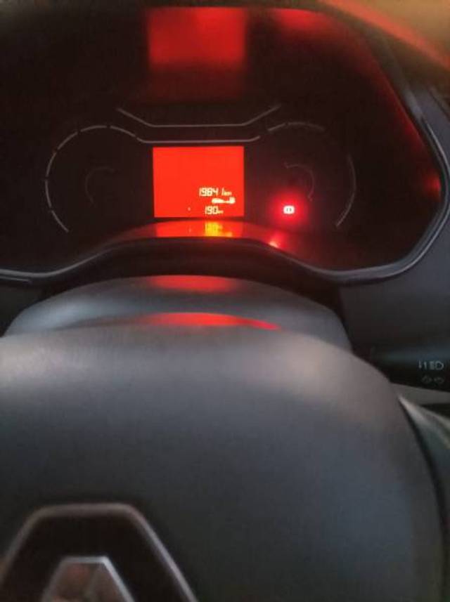 https://images10.gaadi.com/usedgaadi-sellcar/UsedCar/222e983f-280c-42d6-880e-275905abd5ce/2b62c485-dccb-42c7-8a06-6dab0cc341ab.jpg?imwidth=6401