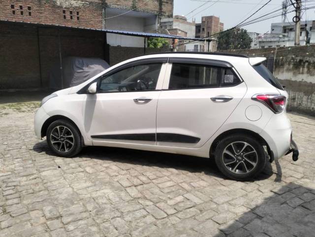 https://images10.gaadi.com/usedgaadi-sellcar/UsedCar/22375713-35fd-4a4b-a10f-ec0e96d05963/e608b3e9-8a53-412d-894d-31ee1739c2dc.jpg?imwidth=6402