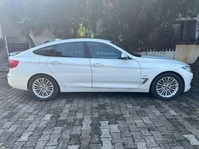 https://images10.gaadi.com/usedgaadi-sellcar/UsedCar/22818e6e-9929-4b9b-bcb7-7ddb569840c9/a483eb7a-8da4-403c-bee6-4dbd01147fac.jpeg?imwidth=6402