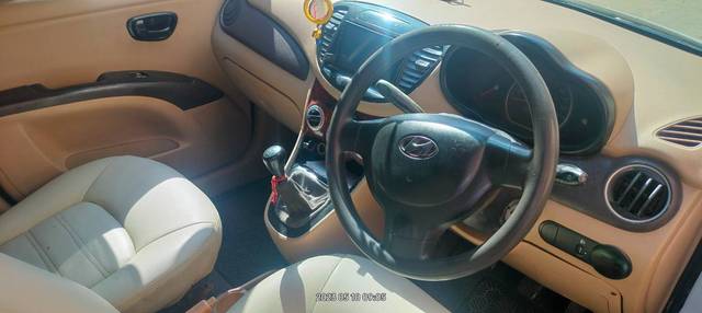 https://images10.gaadi.com/usedgaadi-sellcar/UsedCar/22e3982c-887b-40be-8183-5f053867bf22/d9a45f6a-7f72-457f-92c7-311d42d4bddd.jpg?imwidth=6402