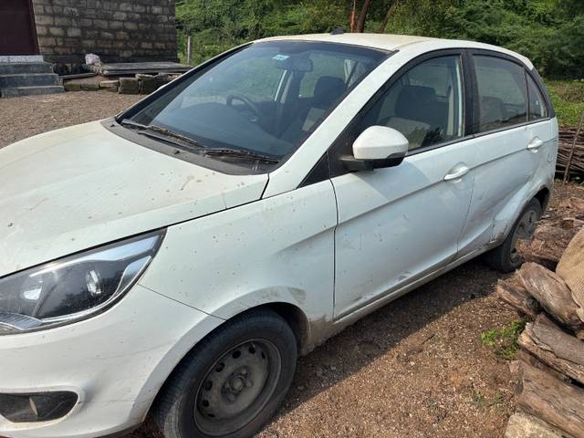 https://images10.gaadi.com/usedgaadi-sellcar/UsedCar/22e7a63e-23bf-4ce6-95aa-b446ba90ff79/1b090fe0-bfb2-4981-81ff-eb3911ac589d.jpeg?imwidth=6400